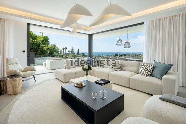 4-bedroom freehold villa in Marbella — photo 2 of 5
