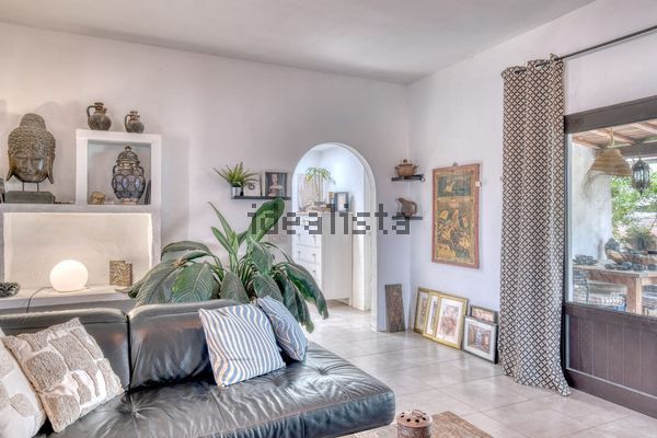 4-bedroom freehold villa in Teguise — photo 4 of 5