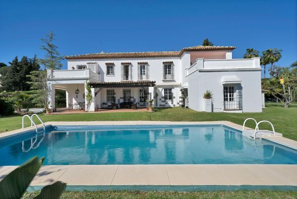 6-bedroom freehold villa in Marbella — photo 3 of 5