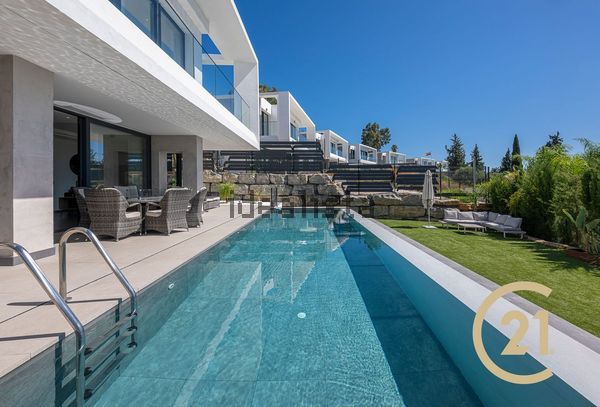 Detached house in Calle Nicaragua, 49, Valle Romano Golf, Estepona — image 4