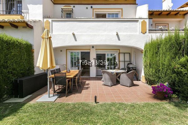 3-bedroom freehold villa in Marbella — photo 2 of 5
