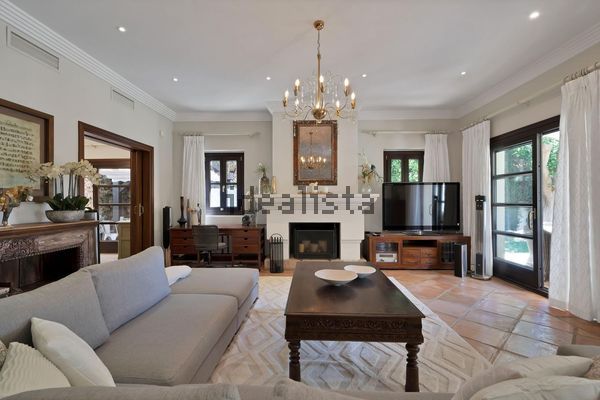 Detached house in Calle Montemenor, Sierra Blanca, Marbella — image 5