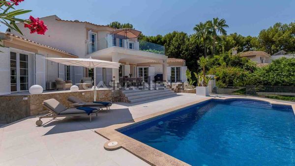4-bedroom freehold villa in Calvià — photo 2 of 5
