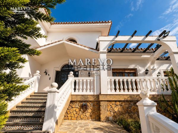 Detached house in Avenida Manuel Mena Palma, Cortijo Torrequebrada, Benalmádena — image 4