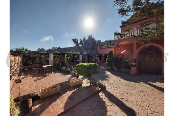 4-bedroom freehold villa in Nerja — photo 2 of 5