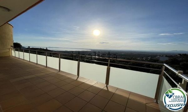 Estate in Calle Alacant, 3739, Nord, Roses — image 3