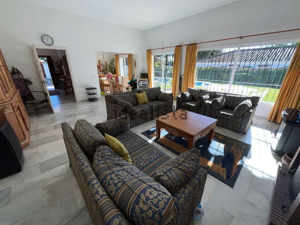 4-bedroom freehold villa in Estepona — photo 5 of 5