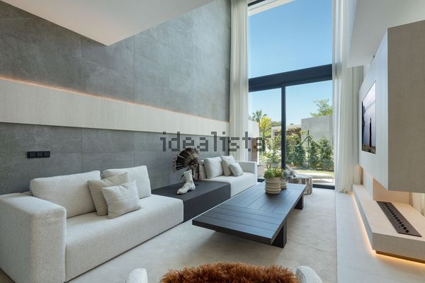 4-bedroom freehold villa in Marbella — photo 3 of 5