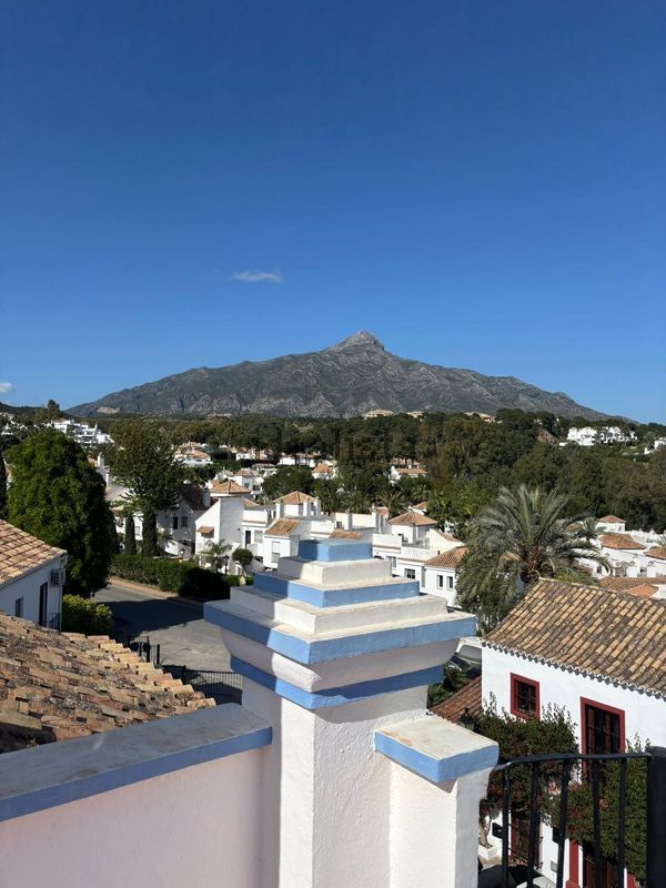 2-bedroom freehold villa in Marbella — photo 3 of 5