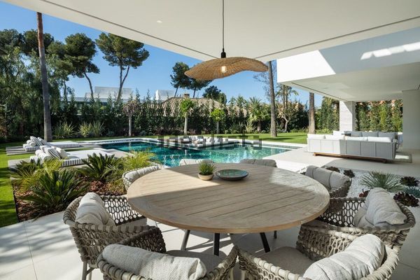 Detached house in Urbanización Atalaya Río Verde, La Dama de Noche-La Alzambra, Marbella — image 4