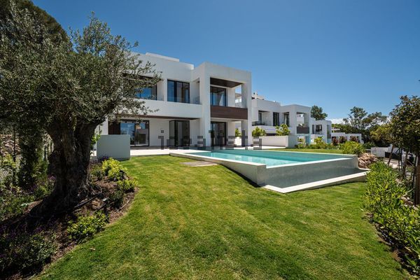 5-bedroom freehold villa in Marbella — photo 2 of 5