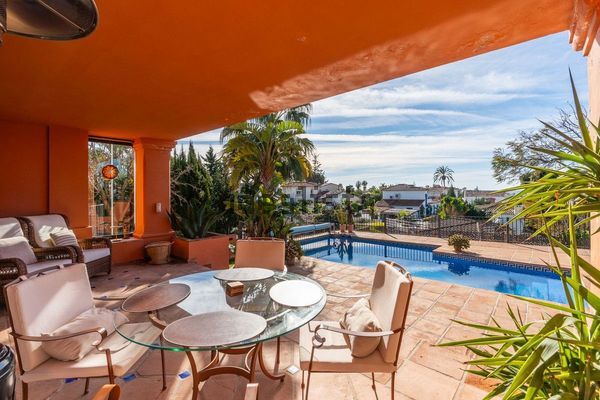 3-bedroom freehold villa in Marbella — photo 3 of 5