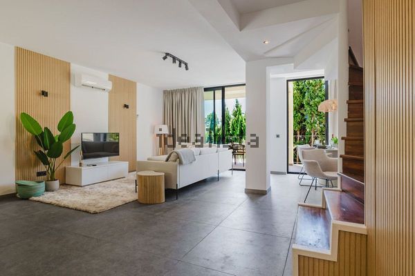 3-bedroom freehold villa in Marbella — photo 2 of 5