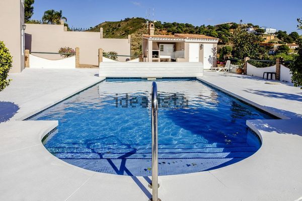 Detached house in Camino del Gavian, Altos de Estepona, Estepona — image 3