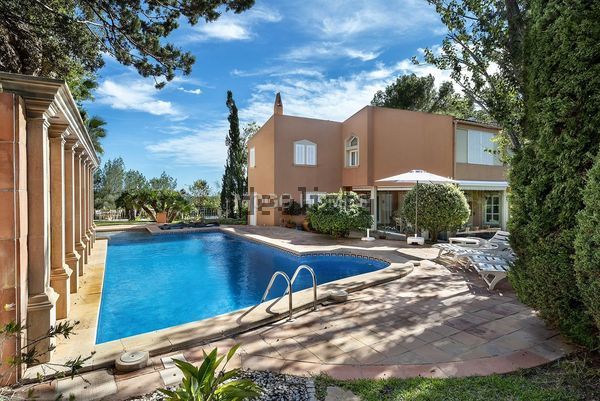 6-bedroom freehold villa in Palma — photo 2 of 5