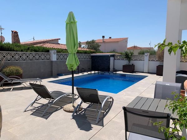 4-bedroom freehold villa in Roses — photo 4 of 5