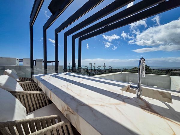 4-bedroom freehold villa in Marbella — photo 2 of 5
