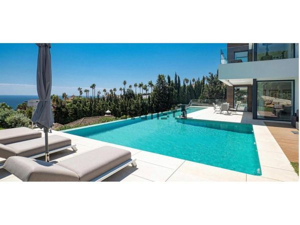 5-bedroom freehold villa in Manilva — photo 4 of 5