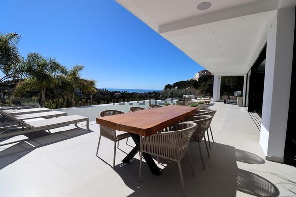 Detached house in Paseo de Francia, Hacienda Elviria, Marbella — image 5