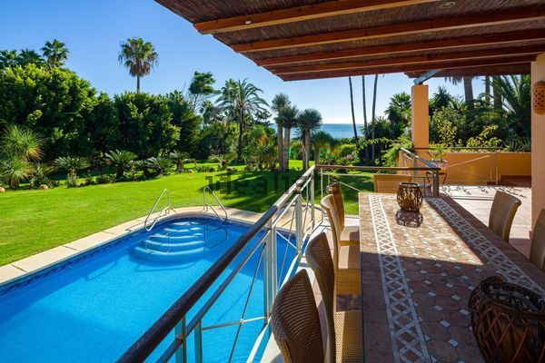 9-bedroom freehold villa in Estepona — photo 3 of 5