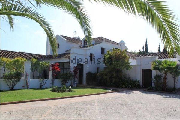 6-bedroom freehold villa in Marbella — photo 1 of 5