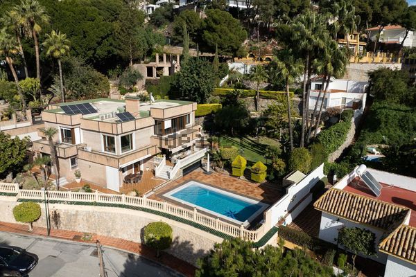 6-bedroom freehold villa in Málaga — photo 1 of 5