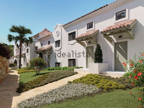 3-bedroom freehold villa in Estepona — photo 1 of 5