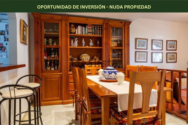 3-bedroom freehold villa in Estepona — photo 1 of 5