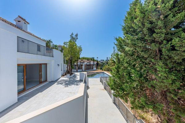 Detached house in Valtocado - La Alquería - La Atalaya, Mijas — image 4