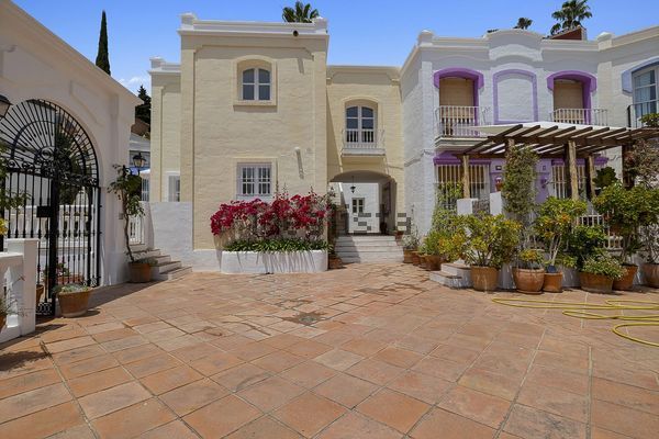 Terraced house in El Madroñal, Benahavís — image 5