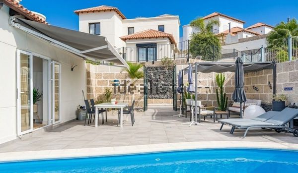 5-bedroom freehold villa in Arona — photo 2 of 5