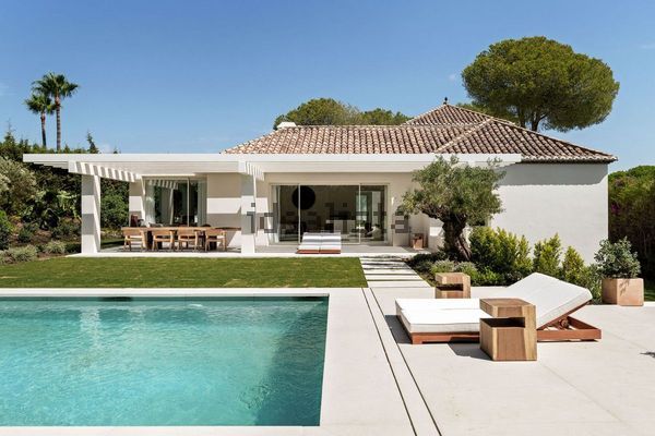 4-bedroom freehold villa in Estepona — photo 2 of 5