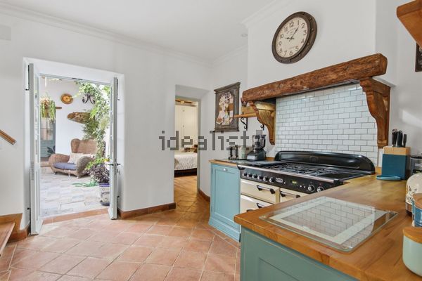 4-bedroom freehold villa in Estepona — photo 2 of 5