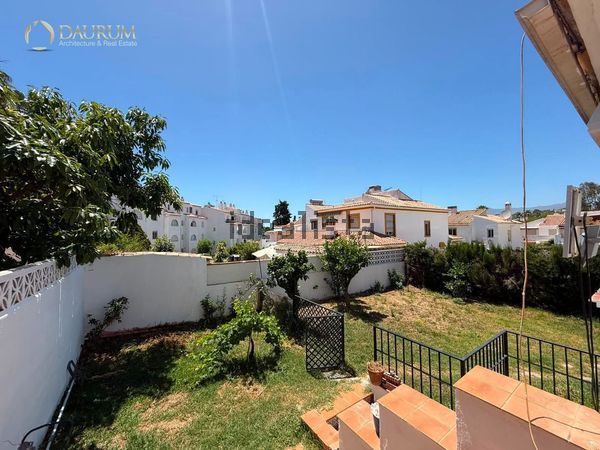 3-bedroom freehold villa in Estepona — photo 1 of 5