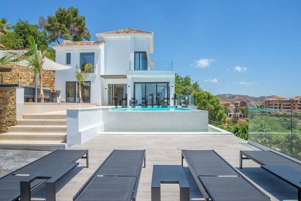Detached house in Calle Dalia, Santa María Golf, Marbella — image 3