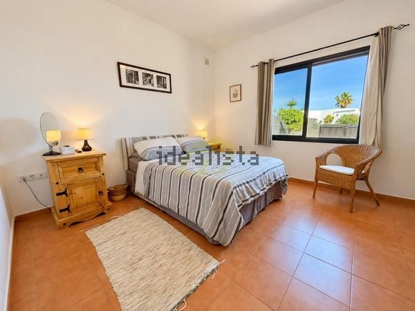4-bedroom freehold villa in Yaiza — photo 4 of 5