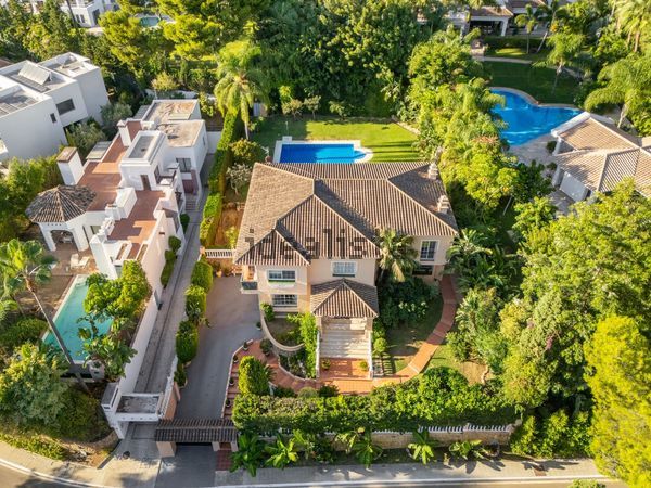 Detached house in La Dama de Noche-La Alzambra, Marbella — image 3