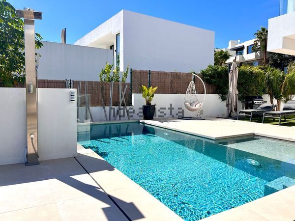 4-bedroom freehold villa in Estepona — photo 3 of 5