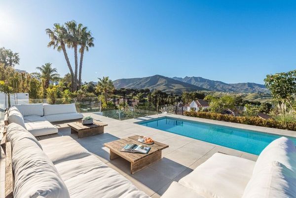 4-bedroom freehold villa in Mijas — photo 2 of 5