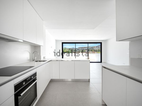 Semi-detached house in Calle del Diamante, Nueva Atalaya, Estepona — image 4