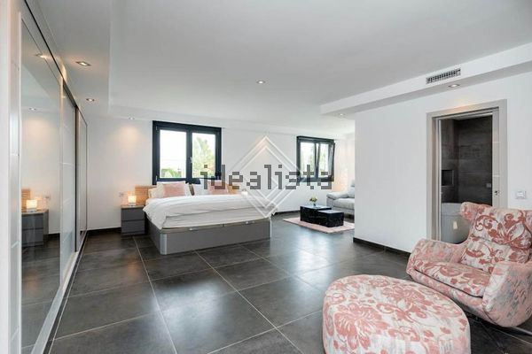 Detached house in Calle Bruselas 32-d, Las Brisas, Marbella — image 3