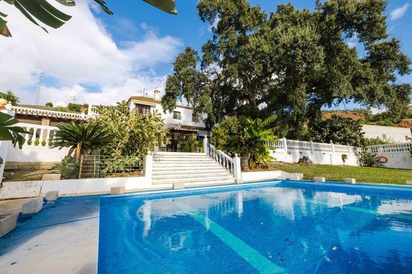 6-bedroom freehold villa in Mijas — photo 2 of 5