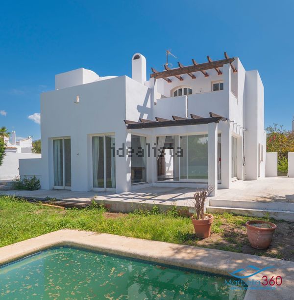 3-bedroom freehold villa in Marbella — photo 2 of 5