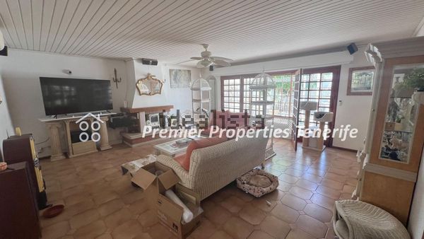 3-bedroom freehold villa in Arona — photo 3 of 5