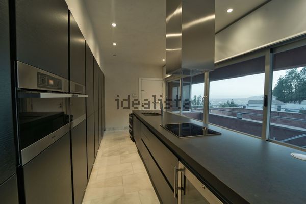 Detached house in Calle Célebes Timur, 23, El Atabal, Málaga — image 3