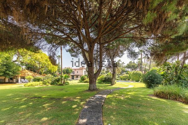10-bedroom freehold villa in Estepona — photo 1 of 5