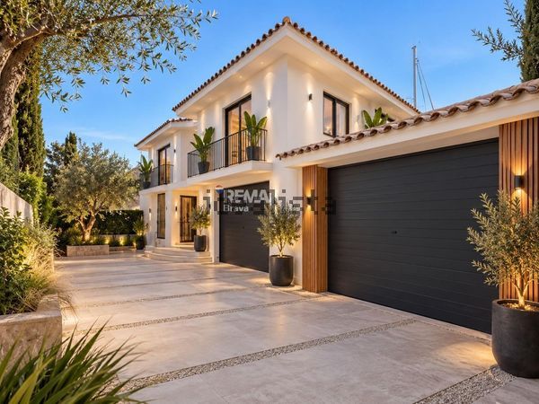 Detached house in Calle Port Joan, 53, Santa Margarida, Roses — image 3