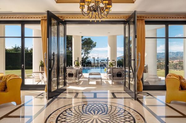 Detached house in Calle Italia, Green Hills - Las Cumbres de Elviria, Marbella — image 5
