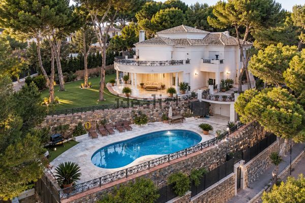 6-bedroom freehold villa in Málaga — photo 1 of 5