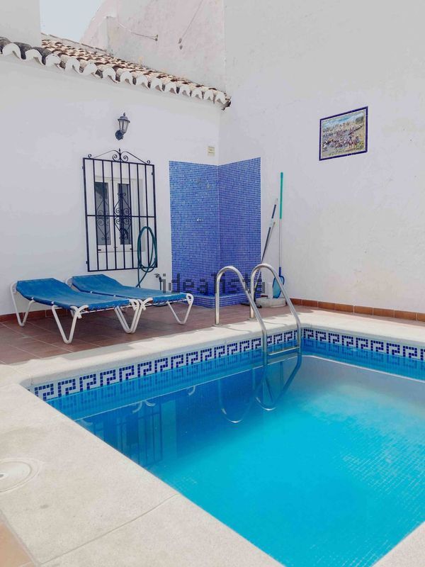 2-bedroom freehold villa in Nerja — photo 1 of 5